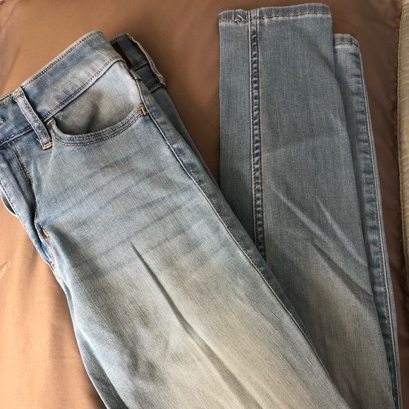 Hollister High Rise Super Skinny Jeans - Picture 1 of 4